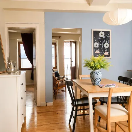 Bright Designer Flat Steps From Galata